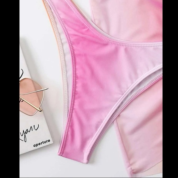 Ombre Ring Linked Bikini Swimsuit With Beach Skirt💛💖 - Picture 5 of 7